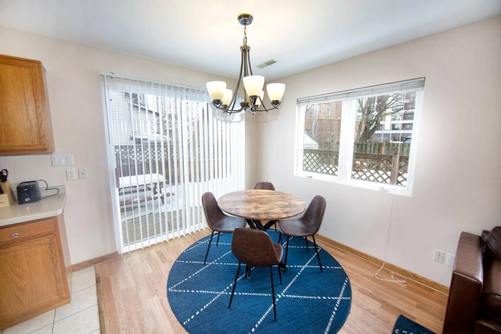 Apartamento Tucked Away Off Brady - 4 Beds Milwaukee Exterior foto