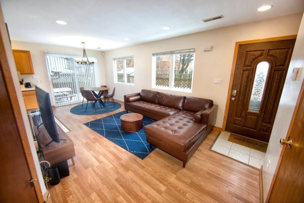 Apartamento Tucked Away Off Brady - 4 Beds Milwaukee Exterior foto