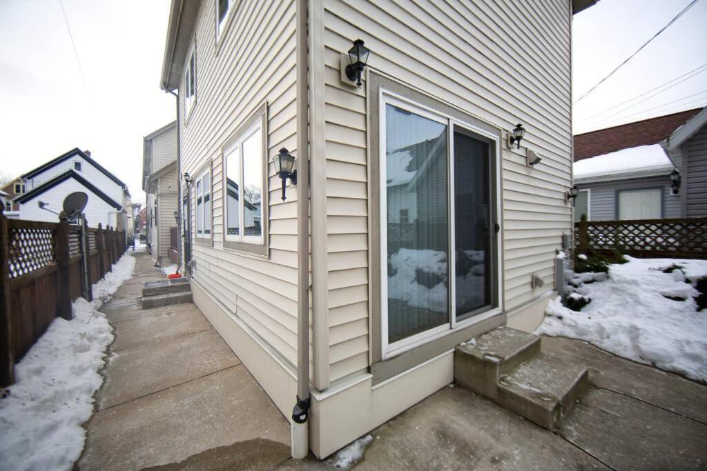 Apartamento Tucked Away Off Brady - 4 Beds Milwaukee Exterior foto